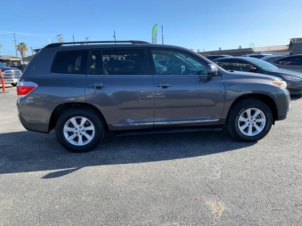 2011 Toyota Highlander - cars & trucks - by owner - vehicle... for sale in San Antonio, TX – photo 5