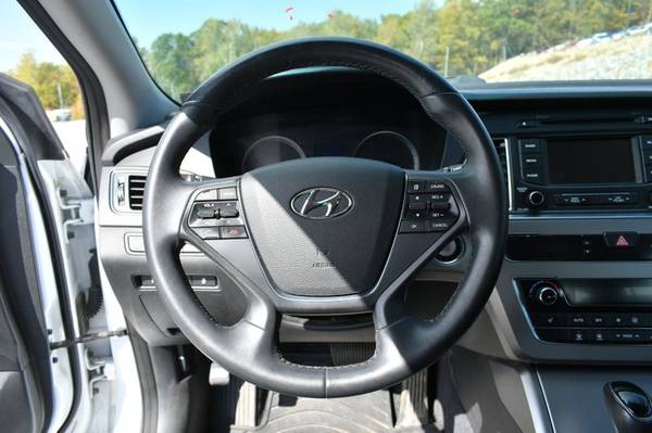 2015 *Hyundai* *Sonata* *2.4L* Sport - cars & trucks - by dealer -... for sale in Naugatuck, CT – photo 19