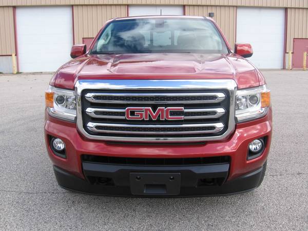 2016 GMC Canyon SLE Crew Cab 4x4 Loaded Very Sharp for sale in Holmen, WI – photo 2