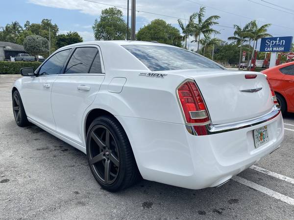 Chrysler 300 Super Clean for sale in Miami, FL – photo 9