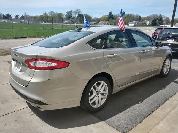 2016 Ford Fusion SE - - by dealer - vehicle automotive for sale in Erie, PA – photo 4
