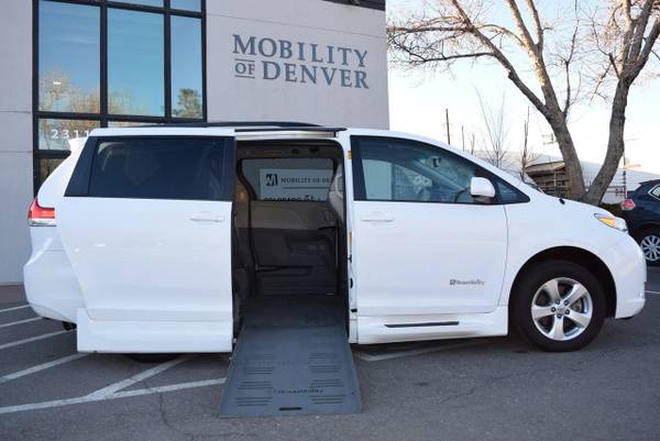 2014 Toyota Sienna LE WHITE - - by dealer for sale in Denver , CO – photo 16