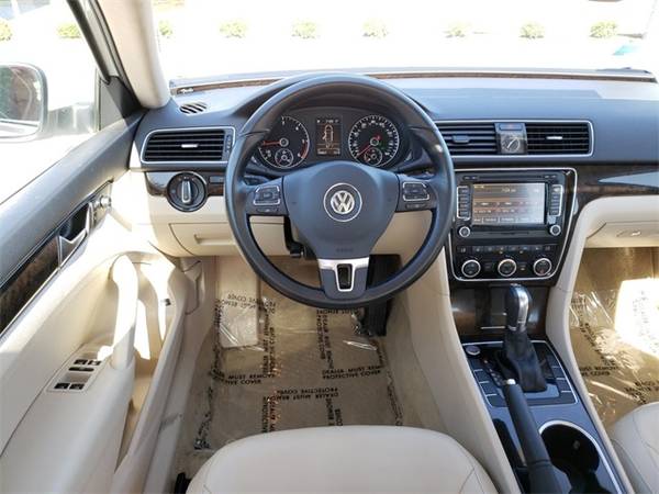 2014 VW Volkswagen Passat TDI SEL Premium sedan Candy White for sale in Fayetteville, AR – photo 5