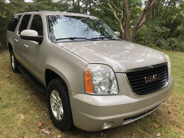 2008 GMC YUKON XL LOADED LEATHER MOONROOF! 140K EXCEL IN/OUT! E-85 GAS for sale in Copiague, NY – photo 11