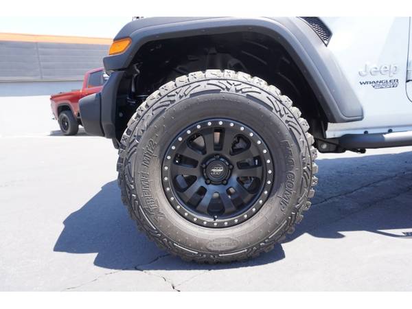 2018 Jeep Wrangler Unlimited SAHARA 4X4 SUV 4x4 Passen - Lifted for sale in Phoenix, AZ – photo 9