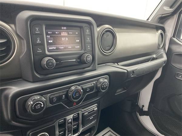 2020 Jeep Gladiator Sport - - by dealer - vehicle for sale in Chillicothe, OH – photo 22