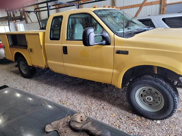 2002 FORD F250SD 4x4 7 3L DIESEL EXT CAB WITH PLOW MOUNT/UTILITY BED for sale in McHenry, IL – photo 4