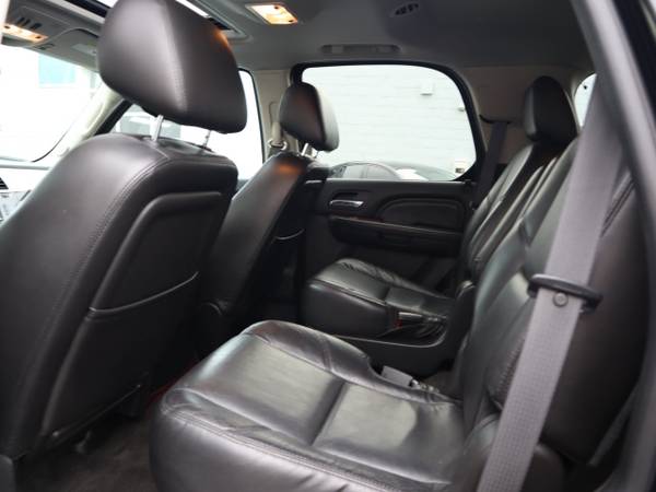 2011 CADILLAC ESCALADE LUXURY with for sale in Holland , MI – photo 8