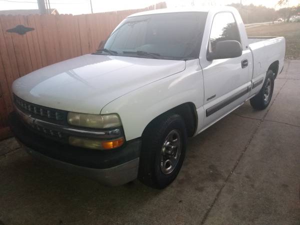 Silverado 2001 clean title v6 - cars & trucks - by owner - vehicle... for sale in Mesquite, TX – photo 4