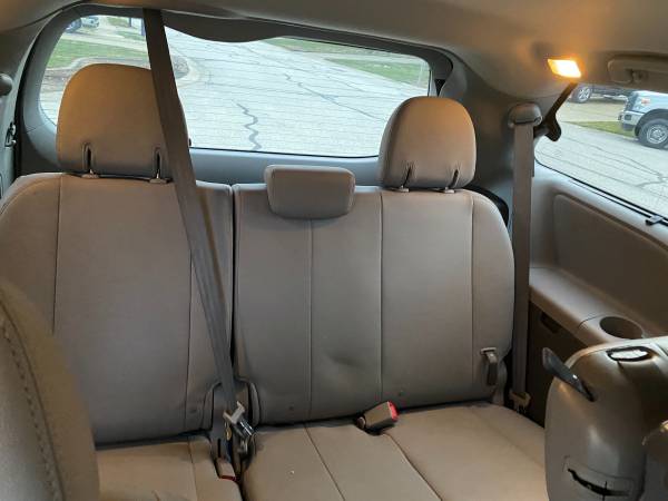 Toyota Sienna 2017 for sale in Springfield, IL – photo 11