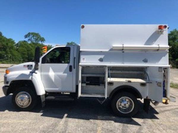 2005 Chevrolet C5500 ENCLOSED UTILITY SEVICE TRUCK - cars & trucks -... for sale in Copiague, NY – photo 7