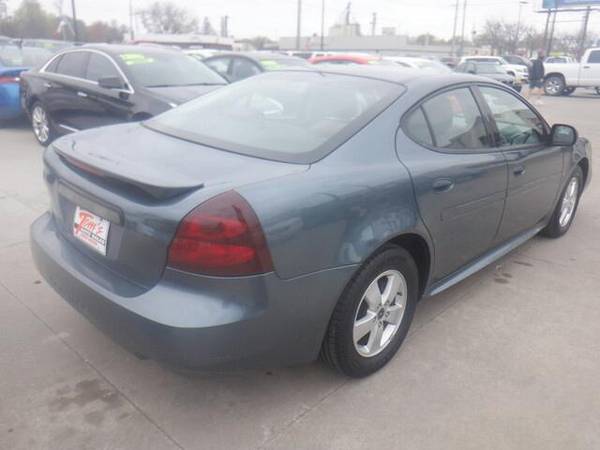 2006 Pontiac Grand Prix - - by dealer - vehicle for sale in Des Moines, IA – photo 3