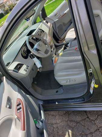 Toyota Sienna XLE with only 70k miles for sale in Other, CT – photo 5