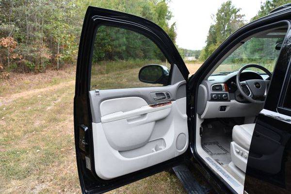 2011 Chevrolet Chevy Avalanche LTZ Sport Utility Pickup 4D 5 1/4 ft... for sale in Colonial Heights, VA – photo 8