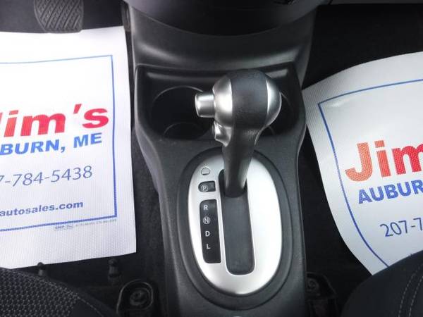 2015 Nissan Versa 4dr Sdn CVT 1.6 SV - cars & trucks - by dealer -... for sale in Auburn, ME – photo 16