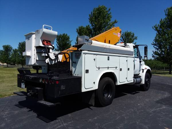 45' 2005 International 4400 Bucket Boom Lift Truck Fiber Body for sale in Hampshire, OH – photo 6