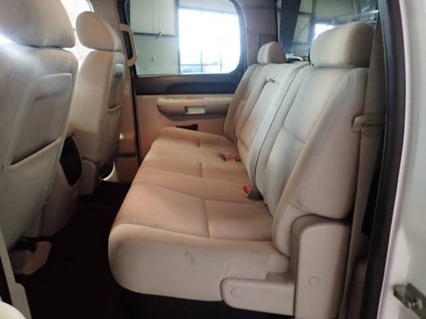 2011 Chevrolet Silverado 1500 4x4 LT 4dr Crew Cab 5.8 ft. SB, White for sale in Gretna, NE – photo 21