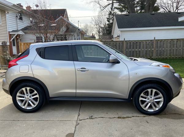 2011 Nissan Juke SL - cars & trucks - by owner - vehicle automotive... for sale in Arlington Heights, IL – photo 2