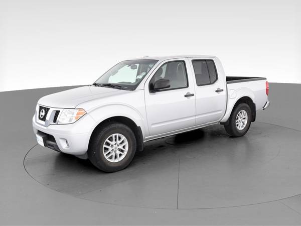 2018 Nissan Frontier Crew Cab SV Pickup 4D 5 ft pickup Silver for sale in Bowling Green , KY – photo 3