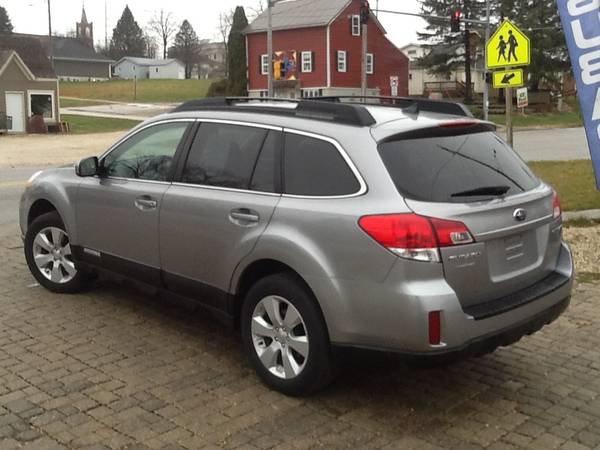 2011 Subaru Outback 2.5i Limited - cars & trucks - by dealer -... for sale in west union, IA – photo 4