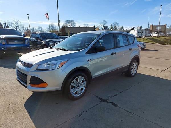2013 Ford Escape 4d SUV FWD S - cars & trucks - by dealer - vehicle... for sale in Cincinnati, OH – photo 2