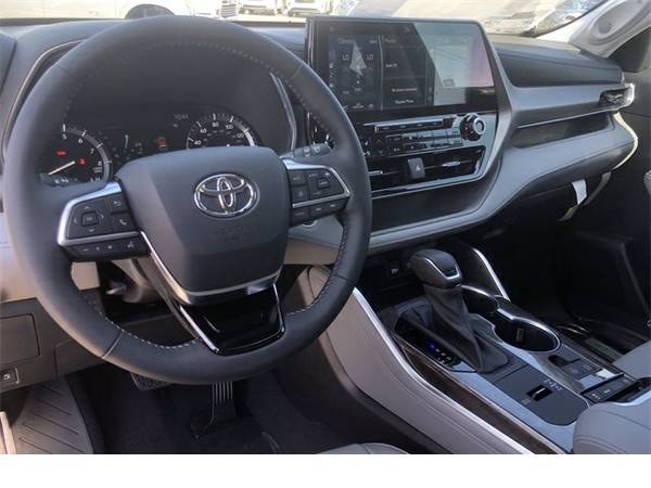 New 2021 Toyota Highlander Limited/4, 268 below Retail! - cars & for sale in Scottsdale, AZ – photo 10