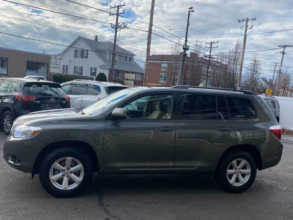 TOYOTA HIGHLANDER - cars & trucks - by dealer - vehicle automotive... for sale in Cranston, RI – photo 7