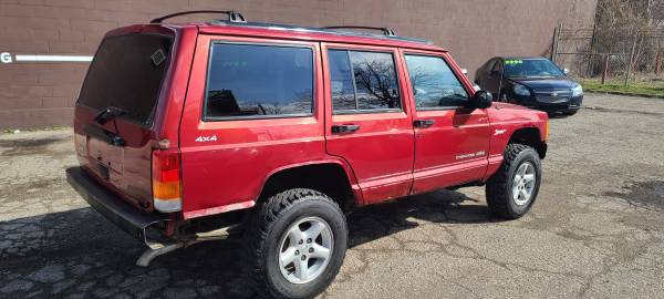 1998 Jeep Cherokee 4wd - - by dealer - vehicle for sale in Lansing, MI – photo 2