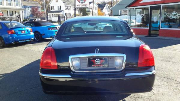 2004 Lincoln Town Car Ultimate 4dr Sedan - SUPER CLEAN! WELL... for sale in Wakefield, MA – photo 7