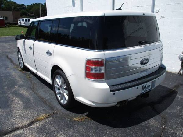 2012 Ford Flex Limited 4dr Crossover - Low Miles - We Finance - cars... for sale in Crystal Lake, IL – photo 4