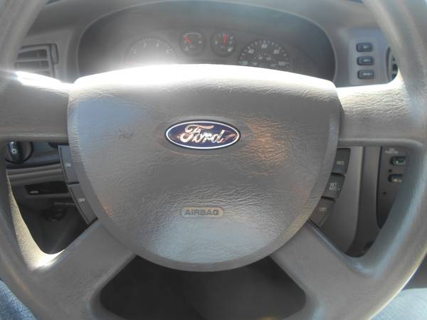 2005 Ford Taurus SE for sale in McConnell AFB, KS – photo 10