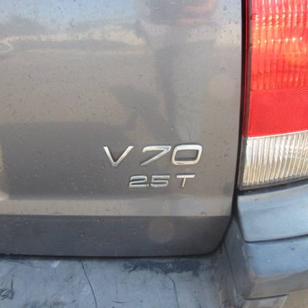 2004 Volvo V-70 2.5 Turbo - cars & trucks - by owner - vehicle... for sale in Santa Maria, CA – photo 5