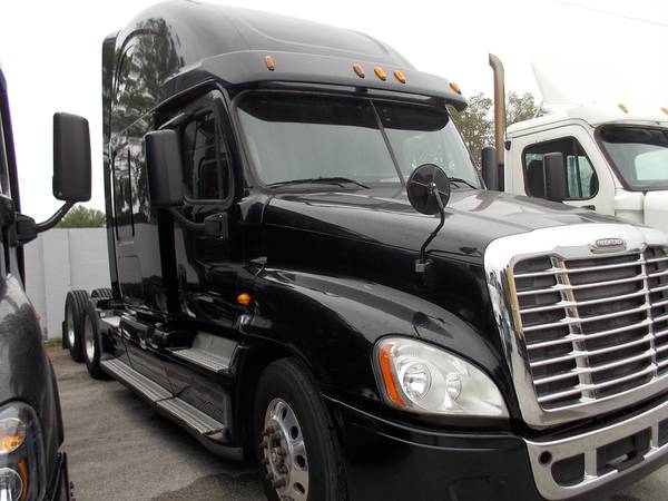 2015 Freightliner Cascadia - cars & trucks - by dealer - vehicle... for sale in Plant City, FL – photo 2