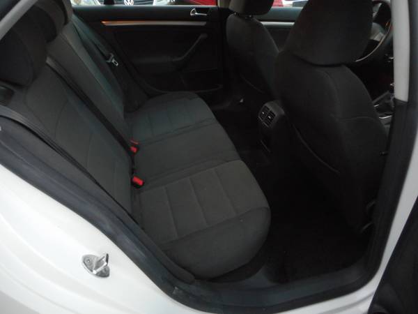 2010 VOLKSWAGEN JETTA 2.5S 5-SPEED MANUAL, ONLY 82K MILES. for sale in Whitman, MA – photo 12