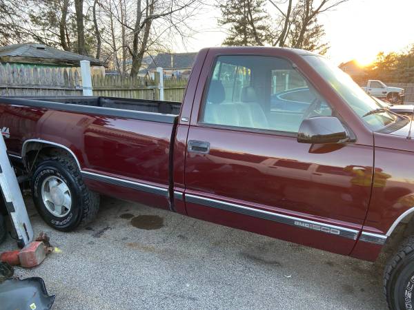 98 GMC Sierra k1500 4x4 - cars & trucks - by owner - vehicle... for sale in Schiller Park, IL – photo 2