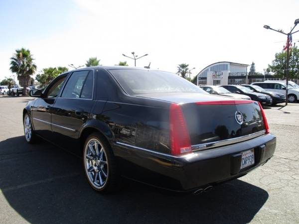 2007 Cadillac DTS PERFORMANCE - NAVI - MOON ROOF - PARKING ASSIST -... for sale in Sacramento , CA – photo 4