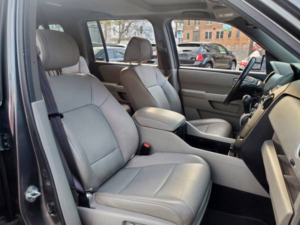 Do you have a big Family? You need this 2012 Pilot EX leather, roof for sale in Haverhill, MA – photo 17