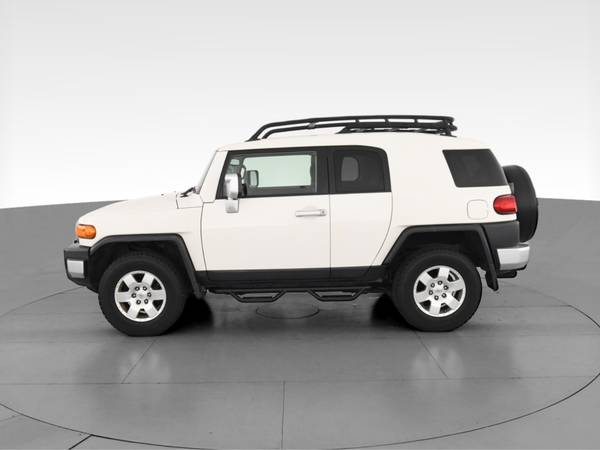 2010 Toyota FJ Cruiser Sport Utility 2D suv White - FINANCE ONLINE -... for sale in Akron, OH – photo 5
