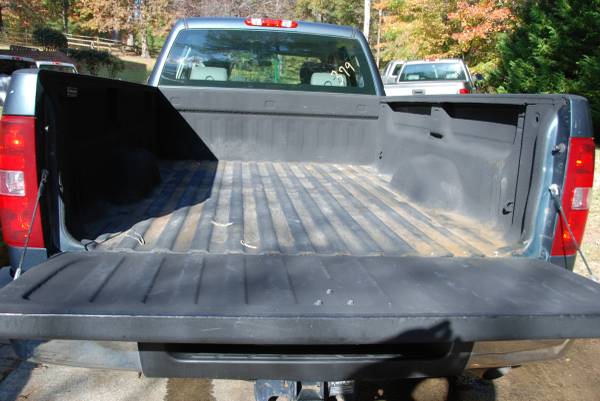 2013 Chevrolet 2500 Crew 4WD long bed 17k miles blue - cars & trucks... for sale in Morrisville, VA – photo 7