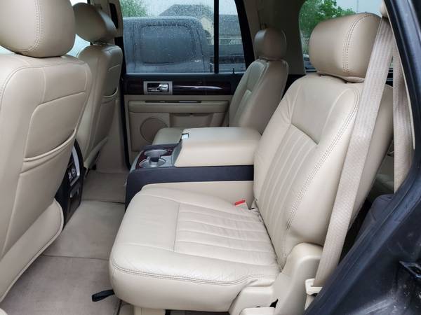 2006 Lincoln Navigator Luxury 3rd Row Seat Clean Carfax and Free for sale in Angleton, TX – photo 9
