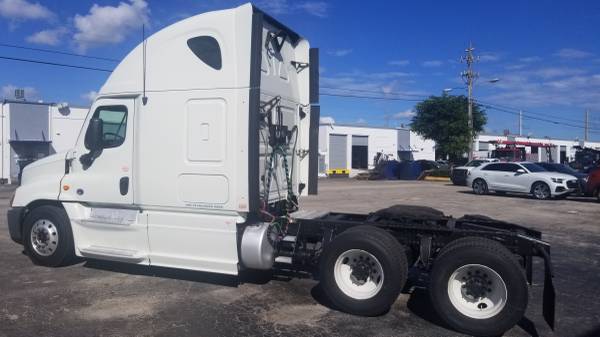 2013 FREIGHTLINER CASCADIA-AUTOMATIC - cars & trucks - by dealer -... for sale in Miami, FL – photo 6