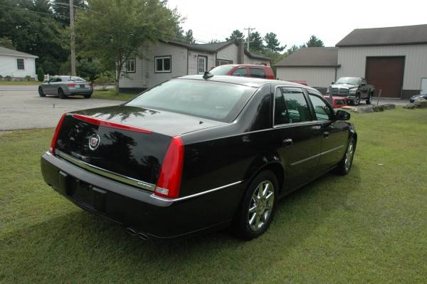 2011 Cadillac DTS Luxury Edition Sedan - LOW LOW MILES - 1 Owner for sale in Windham, MA – photo 6