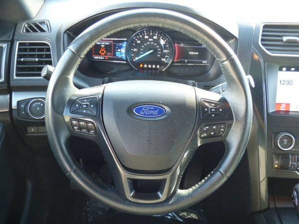 2019 *Ford* *Explorer* *XLT 4WD* - cars & trucks - by dealer -... for sale in Paso robles , CA – photo 2