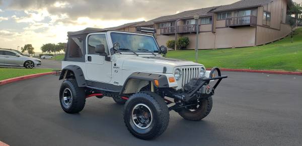 2004 NICE Jeep Wrangler lefted - cars & trucks - by owner - vehicle... for sale in Honolulu, HI – photo 11