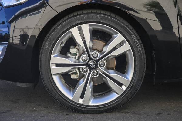 2017 Hyundai Veloster Value Edition hatchback Ultra Black Pearl for sale in Sacramento , CA – photo 9
