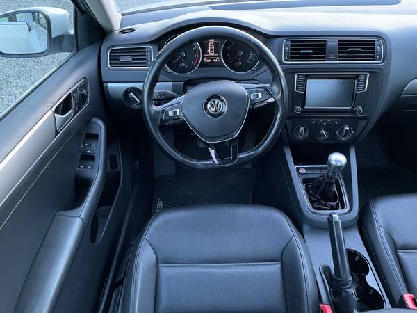 2017 VW JETTA SE, 5 SPEED, SUNROOF, HEATED SEATS, WARRANTY - cars & for sale in Mount Pocono, PA – photo 14