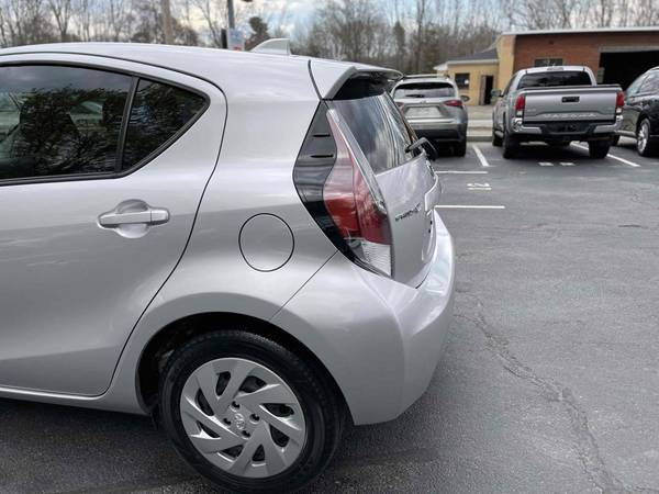 2016 Toyota Prius c Two 50mpg 21000 miles PKG2 Hybrid 1 owner clean for sale in Walpole, RI – photo 5