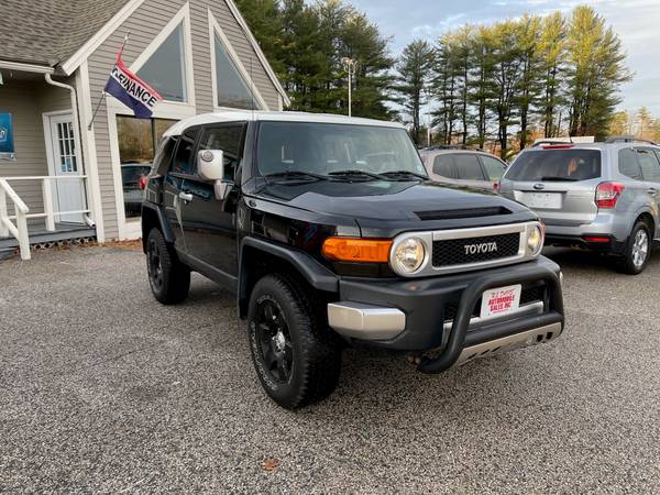 2007 TOYOTA FJ CRUISER LOW MILES WARRANTY INSPECTED - cars & trucks... for sale in North hampton, NH – photo 3