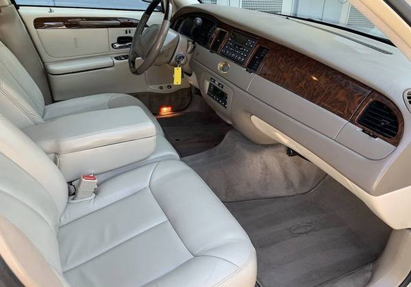 2002 Lincoln Town Car Cartier w/ Beige Canvas Roof, Leather, Sunroof... for sale in Madison Heights, VA – photo 5