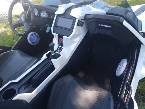 Polaris slingshot great condition - - by dealer for sale in Boca Raton, FL – photo 11